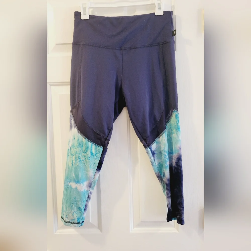 Fabletics Medium Mesh Cut Out leggings